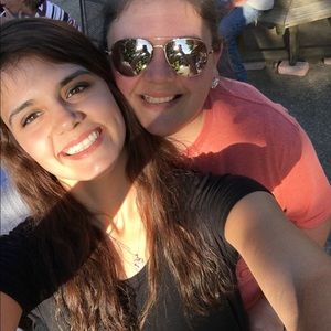 Meet your Posher, Melissa